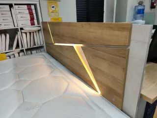 Cabezal de cama con LED