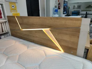 Cabezal de cama con LED