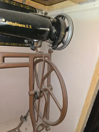 Mesa de coser Sigma antigua