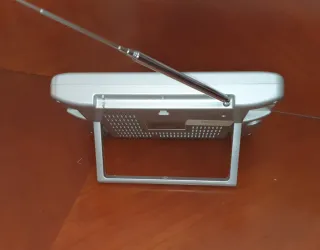 Regalo Televisor antiguo plateado con antena