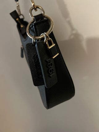 Bolso Guess Negro Hombro