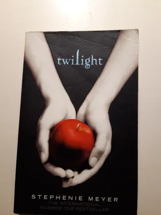 Twilight (Twilight Saga) (The Twilight Saga, Bo...