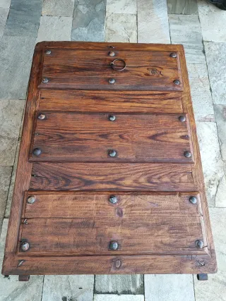 Mesa de centro rústica de madera