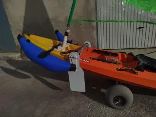 Kayak de pesca y recreo con vela