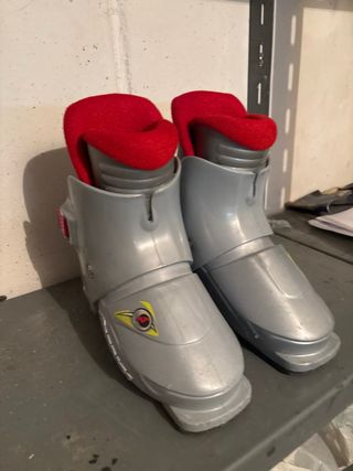 Botas de esquí infantiles Nordica grises y rojas