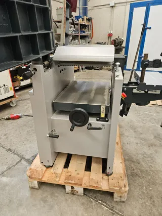 MAQUINARIA CARPINTERIA