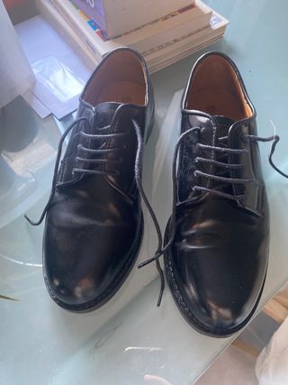 Zapatos negros de cordones