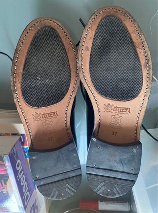 Zapatos negros de cordones