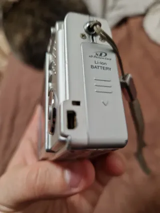 Cámara Olympus FE-150 Plata 5.0 MP