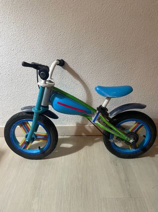 Bicicleta de aprendizaje azul