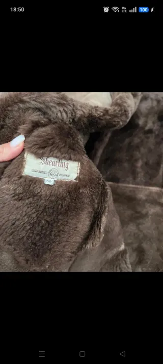 Montone in pelliccia marrone