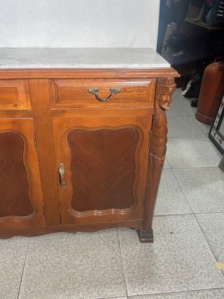 Mueble de entrada con mármol