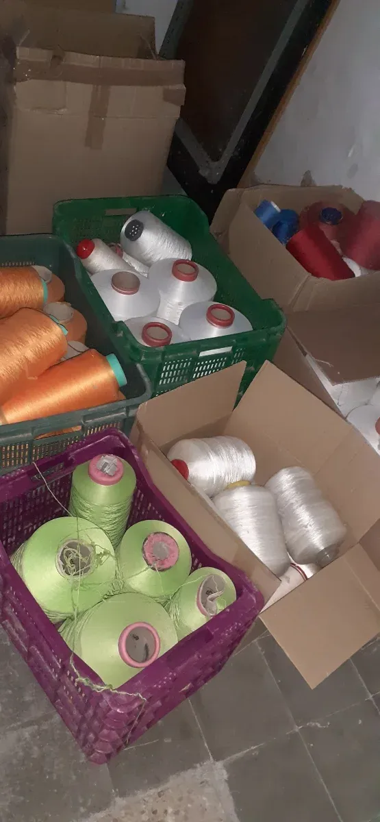 Lote conos y bobinas de hilo