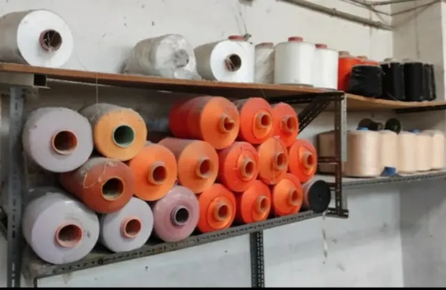 Lote conos y bobinas de hilo