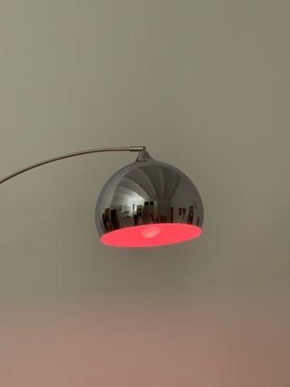 Lámpara de pie de arco con base de mármol