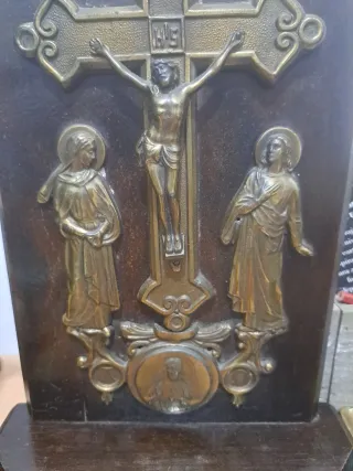 Cruz de escritorio madera y metal 1930
