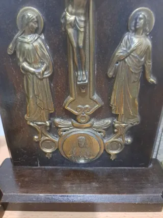 Cruz de escritorio madera y metal 1930