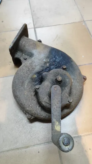 Soplador de forja manual antiguo