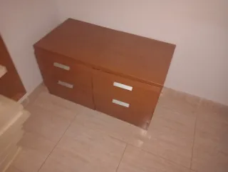 2 Mesitas de noche de madera