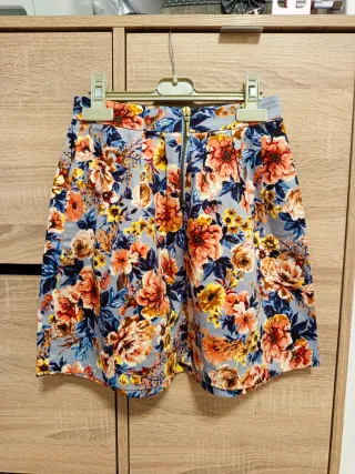 Falda Stradivarius Talla 32. OFERTAAAAAA