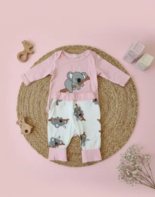 Conjunto de 3 piezas gorrito, body y pantalón