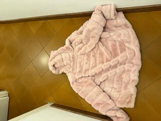 Chaqueta pelo rosa capucha talla M