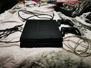 PS4 (PlayStation 4) Negra y call of duty blackops