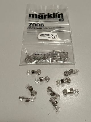 Lote 19 aisladores catenaria Märklín H0.