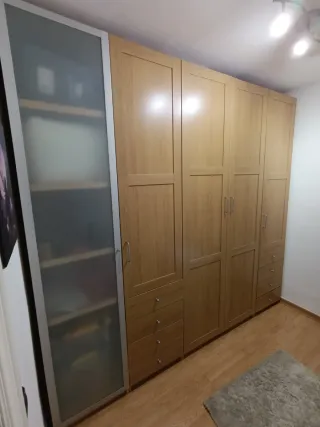 Armarios de madera y cristal