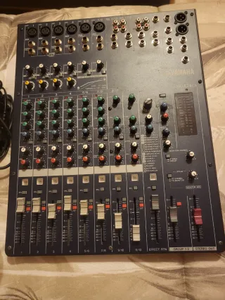 Yamaha MG124cx Mixer Audio