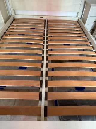 Conjunto Dormitorio John Lewis: Cama + Mesitas