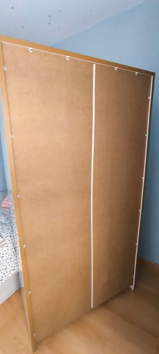 Armario juvenil morado y blanco