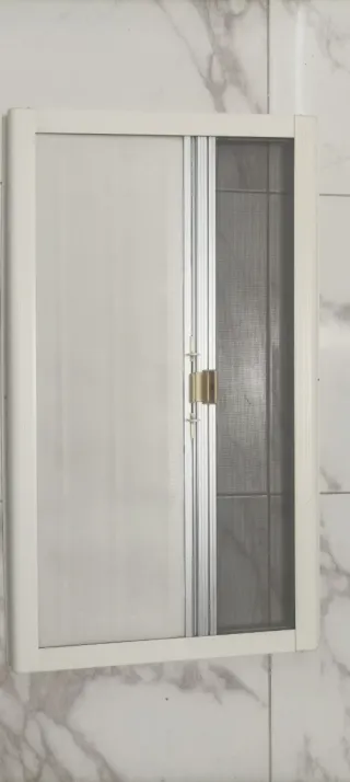 Oscurecedor y  mosquitera Autocaravana .