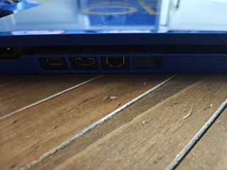 PS4 Slim Azul Días de Juego + 2 mandos