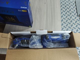 PS4 Slim Azul Días de Juego + 2 mandos