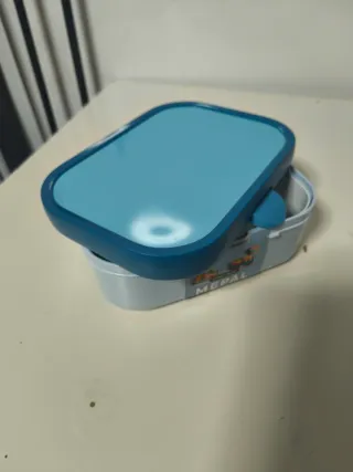 Táper infantil Mepal azul y blanco