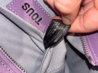 Bolso Tous manifiesto es de  Piel Morado