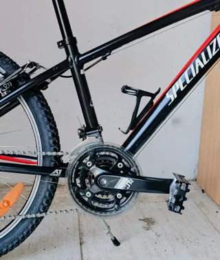 Bicicleta Specialized Infantil Negra de 24