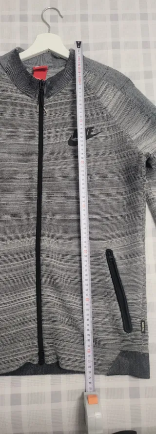 Chaqueta Nike Tech Fleece Gris y Negra