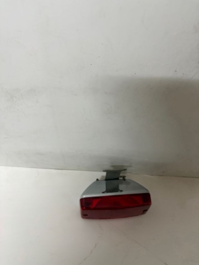 Luz antiniebla trasera roja