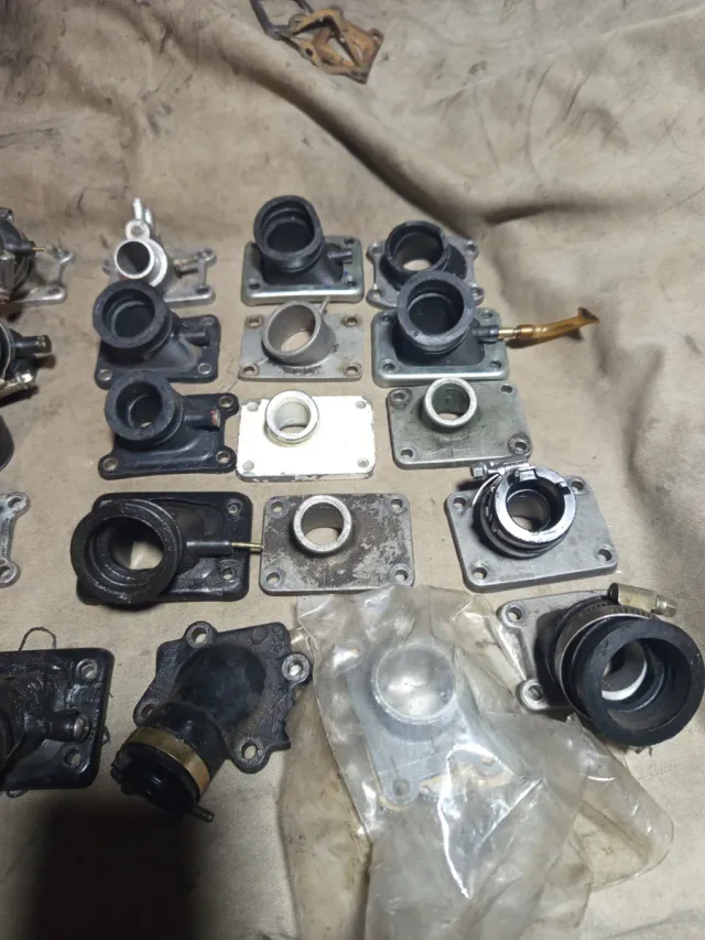 Cajas de láminas y toberas para moto