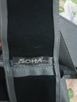 Cinture donna in similpelle nere e grigie.