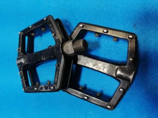 Pedales de plataforma negros VP-501