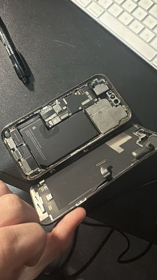 iPhone 14 Pro Dorado Original–OPORTUNIDAD