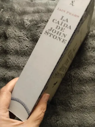 La caída de John Stone