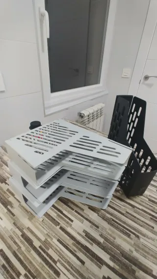 Revisteros plásticos apilables