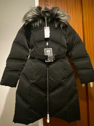 Plumífero Guess Alíenor Negro