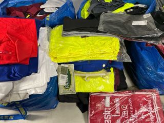 LOTE 210 PRENDAS ROPA LABORAL 66 centimos Prenda