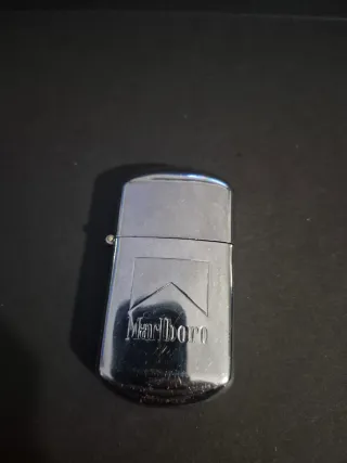 Mechero gasolina Marlboro