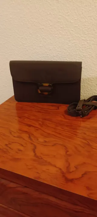 Bolso Cartera Marrón con Hebilla Tortoise